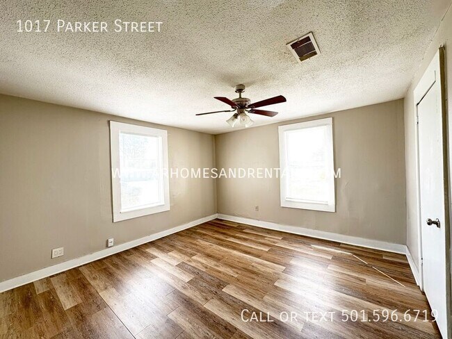 Building Photo - 1017 Parker St