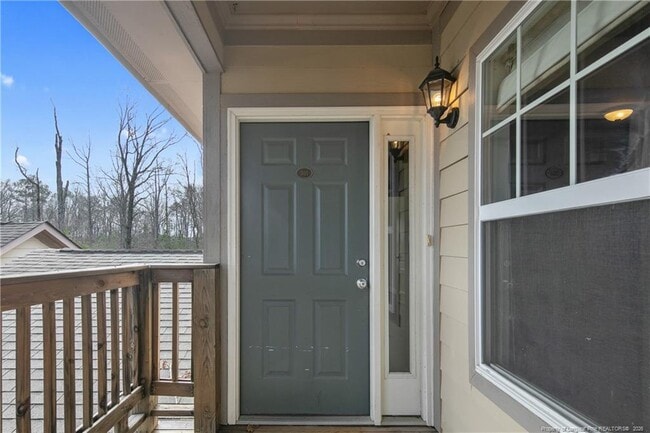 Building Photo - 1611 Bluffside Dr