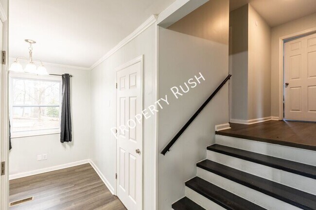 Foto del edificio - 2290 Malibu Dr SE