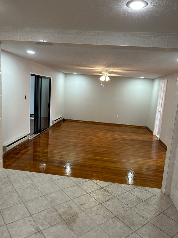 Foto del edificio - 120 N Main St