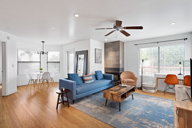 Building Photo - 4850 E Desert Cove Ave