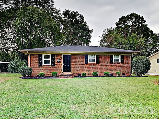 Building Photo - 4300 Oak Forest Dr