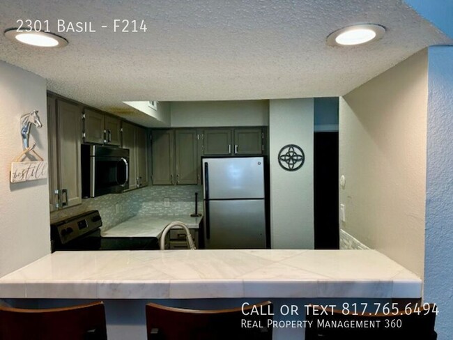 Foto del edificio - Great North Arlington condo available for ...