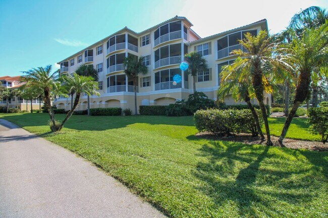 Foto del edificio - ** GOLFING PARADISE AT NAPLES LAKES COUNTRY CLUB 3/2 GOLF TRANSFER CONDO READY FOR A SEASONAL TEN...