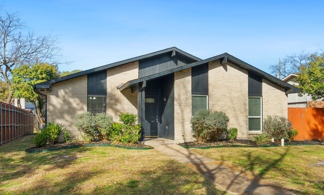 Building Photo - Plano 3-2-2 with 2 Living 2 Dining