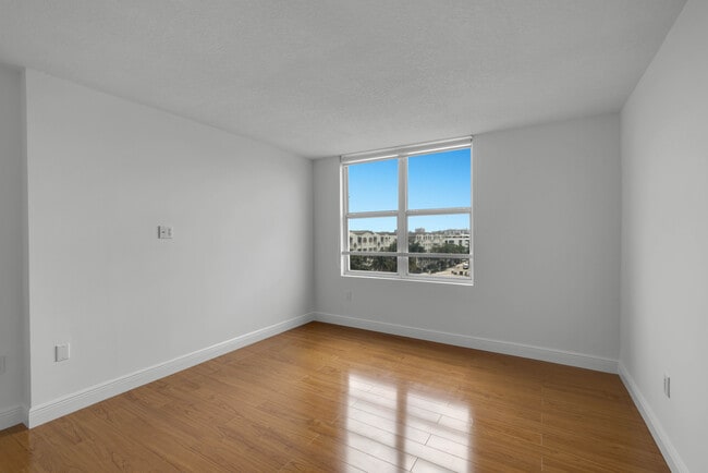 Foto del edificio - 1900 Sunset Harbour Dr