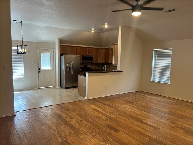 Foto del edificio - 5523 Autumn Ash Ln