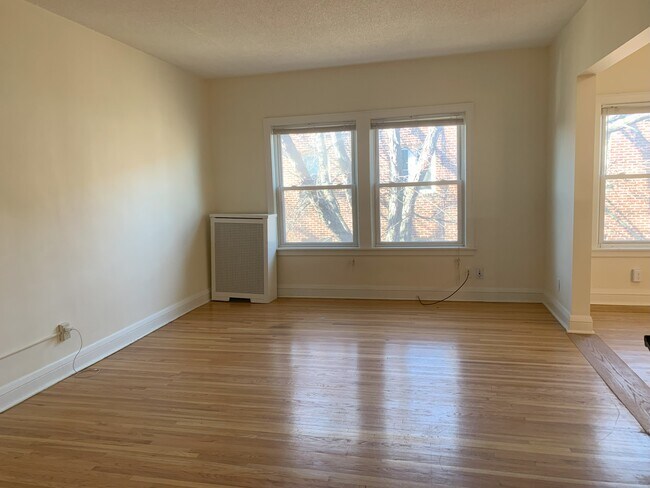 Foto del edificio - 2739 Girard Ave S