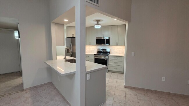 Foto del edificio - 16863 N 103rd Ave