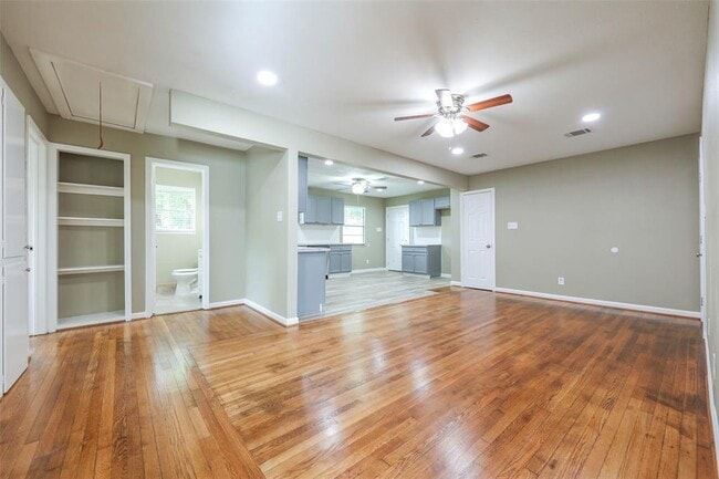 Building Photo - 4139 Lumberdale Rd
