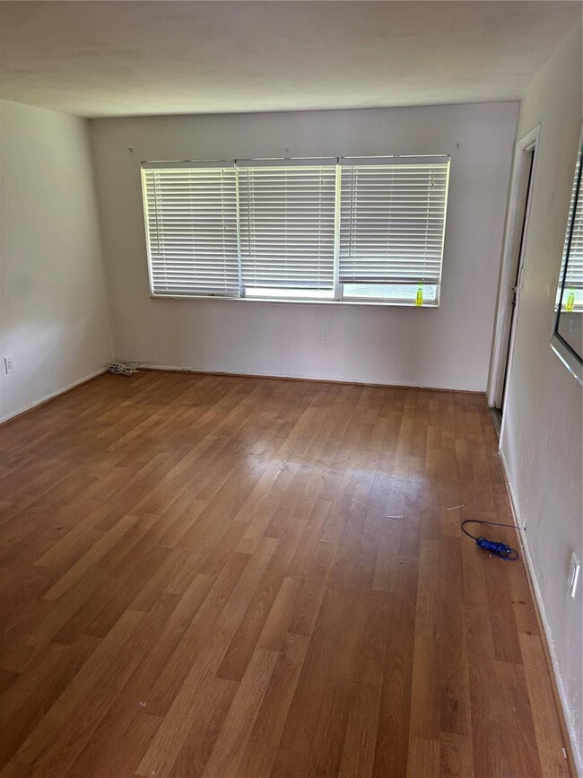 Foto del edificio - 6720 Arbor Dr