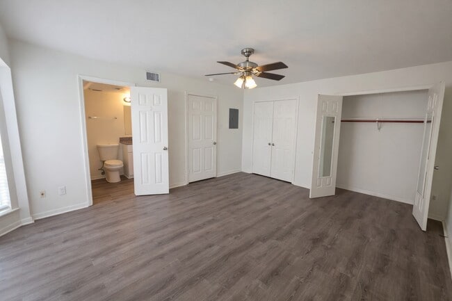 Building Photo - 217 Church St