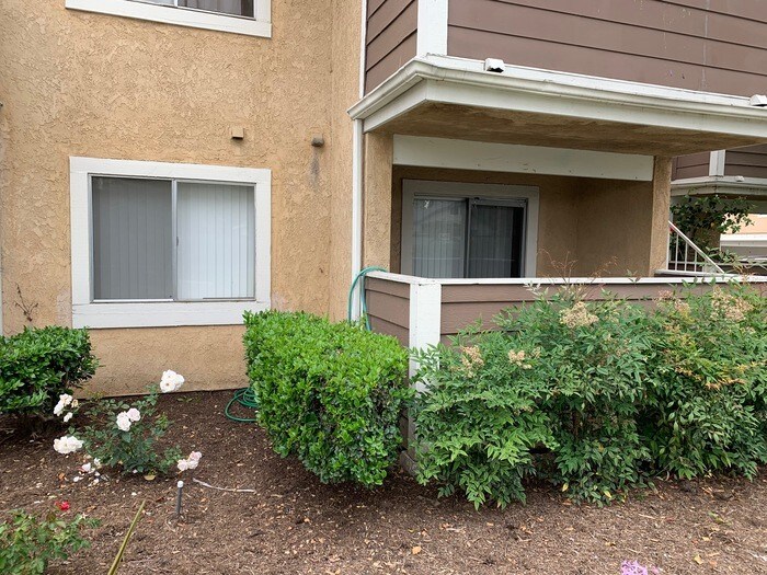 Primary Photo - Charming Condo for rent in Ontario