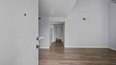 Building Photo - 24491 Valle Del Oro