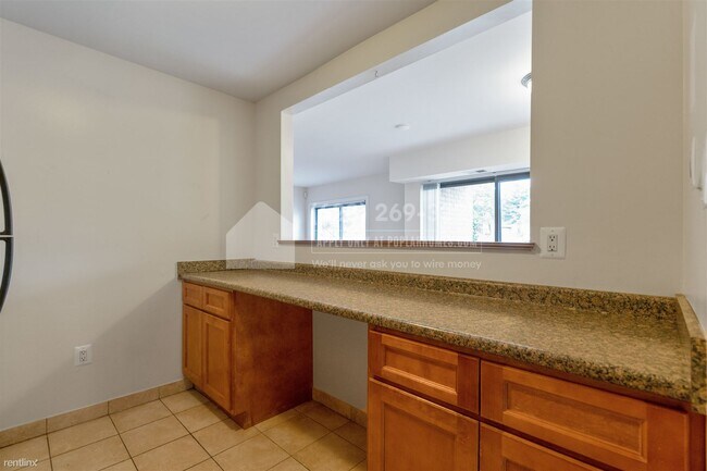 Foto del edificio - 3 br, 1.5 bath Condo - 6305 Hil Mar Drive,...