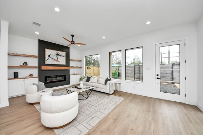 Foto del edificio - 5520 Chapman St