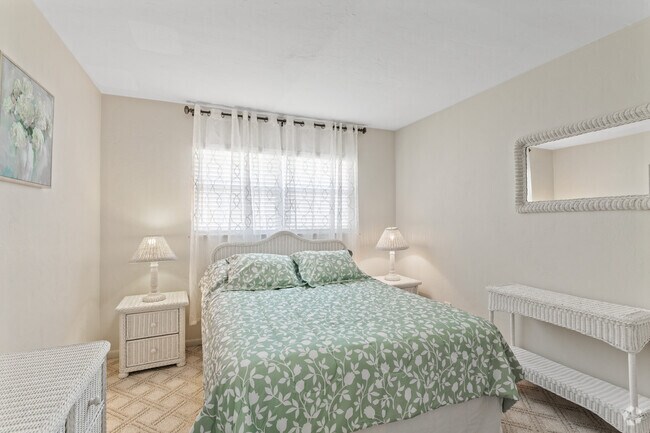2BR, 2BA - 1040SF - Bedroom - Taylor Creek Condominiums