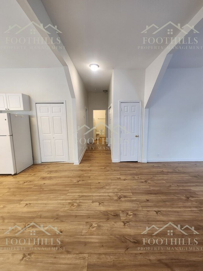 Foto del edificio - 1012 Johns Ave