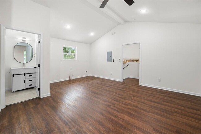 Foto del edificio - 1721 Hortense Pl NW