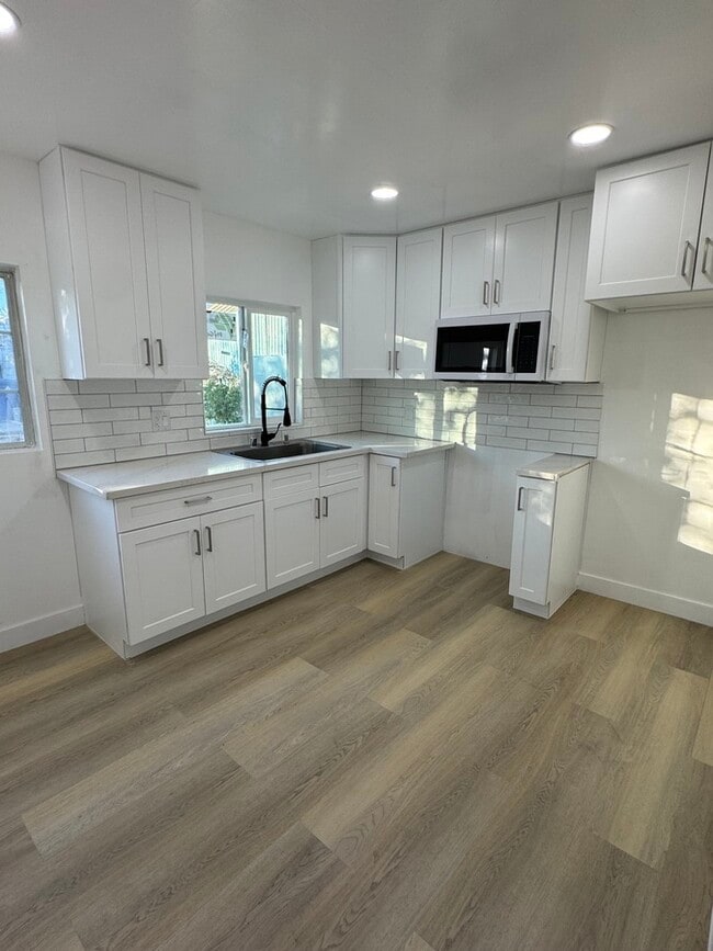 Photo - 1003 Clement St Townhome