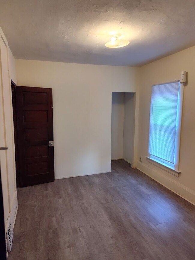 Foto del edificio - 3319 W Juneau Ave