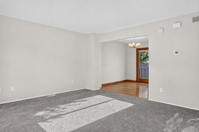 Building Photo - 145 Sheffield Dr