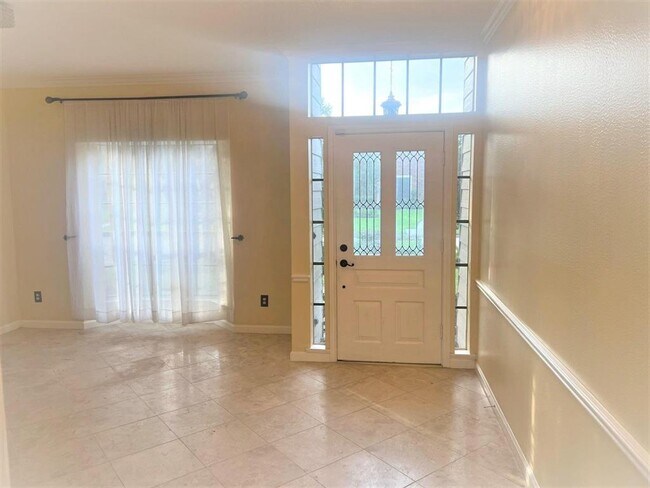 Foto del edificio - 16215 Rainbow Lake Rd