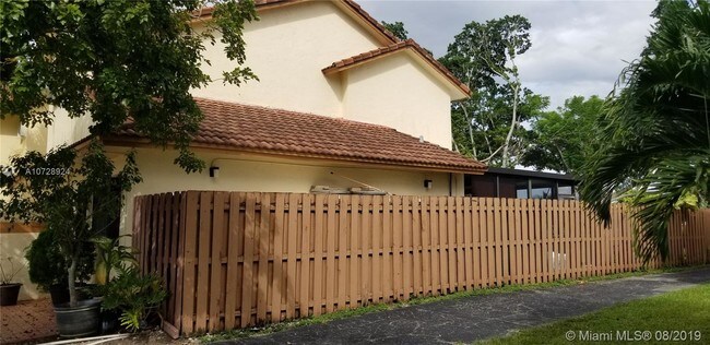 Building Photo - 9505 SW 151st Ave