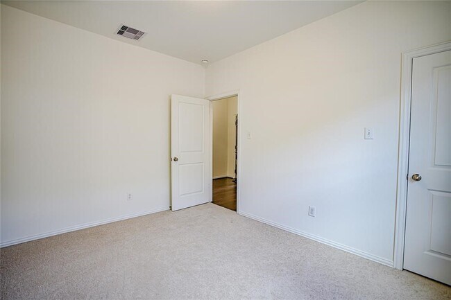 Building Photo - 16131 Sommerall Creek Ln