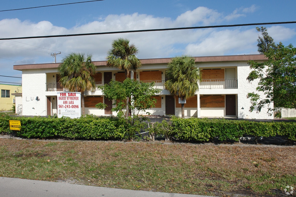 613 NE 4th St, Delray Beach, FL 33483 Apartments at 613 NE 4th St