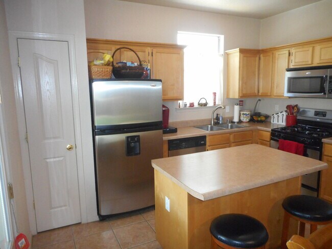 Foto del edificio - 6031 Camden Lake St