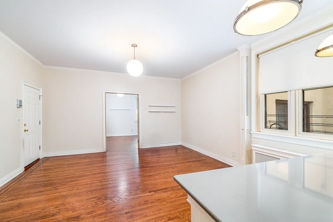 Building Photo - 300 Eckford St