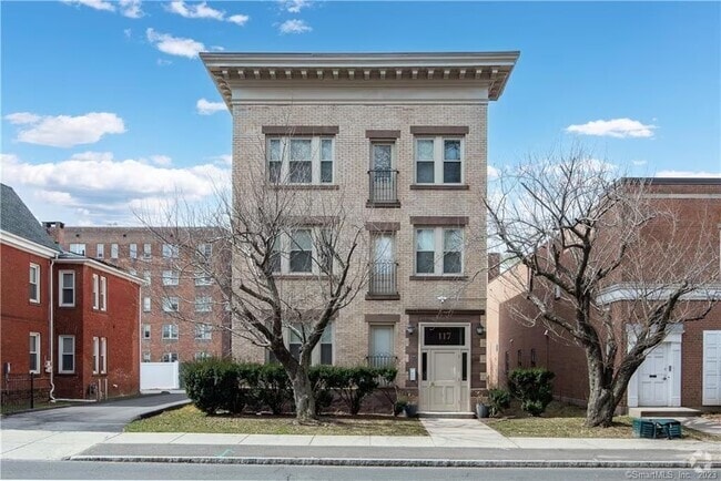 Building Photo - 117 Sigourney St
