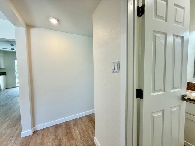 Foto del edificio - Beautifully Remodeled 3-Bed, 2-Bath Home i...