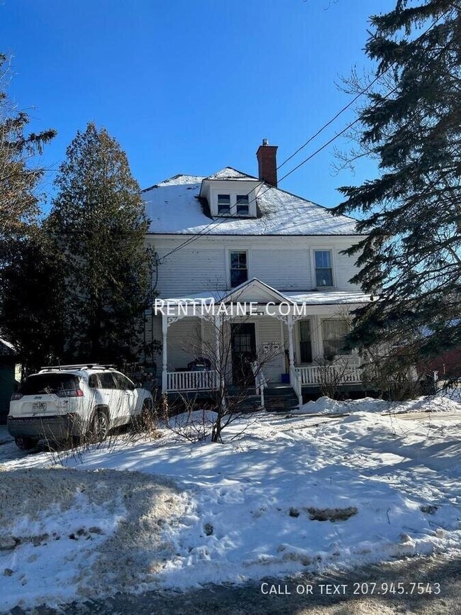Building Photo - 100 Main St