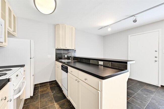 Building Photo - 3602 Garrott St