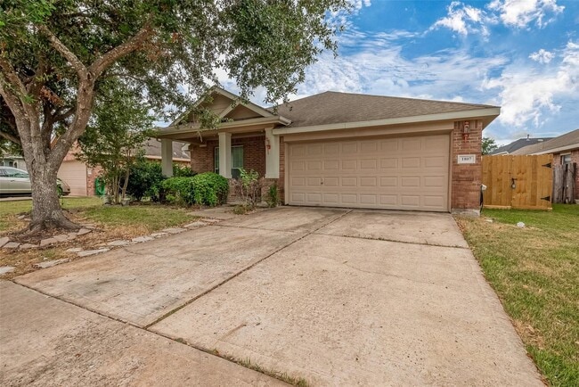 Building Photo - 1807 Hidden Breeze Dr