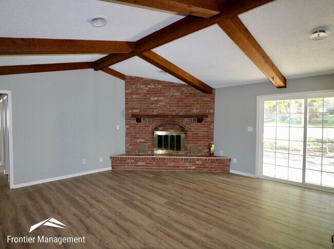 Building Photo - Newly Remodeled Home Near Cico Park