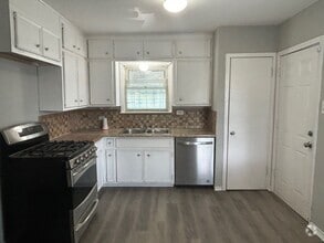 Building Photo - 407 Westminster