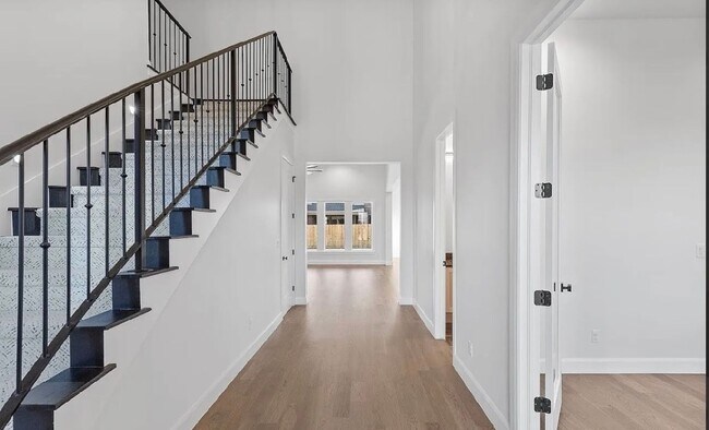 Foto del edificio - Gorgeous and impeccable custom home in Redbud Glen!