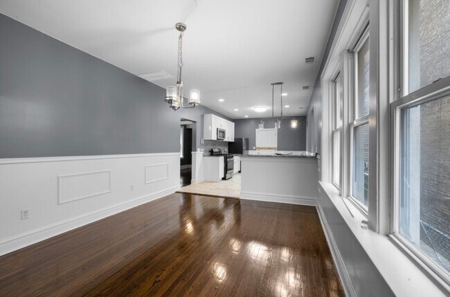 Foto del edificio - 8222 S Maryland Ave