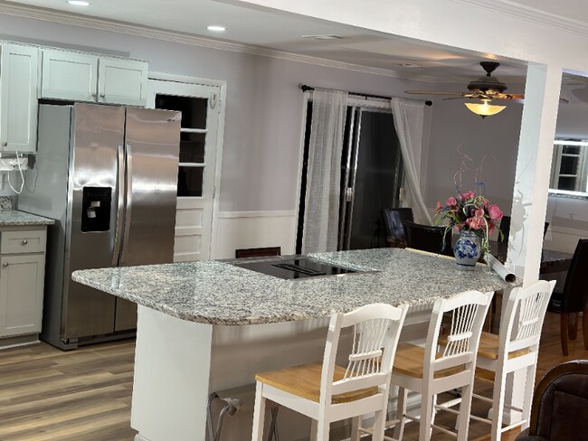 Building Photo - 1022 River Ridge Dr