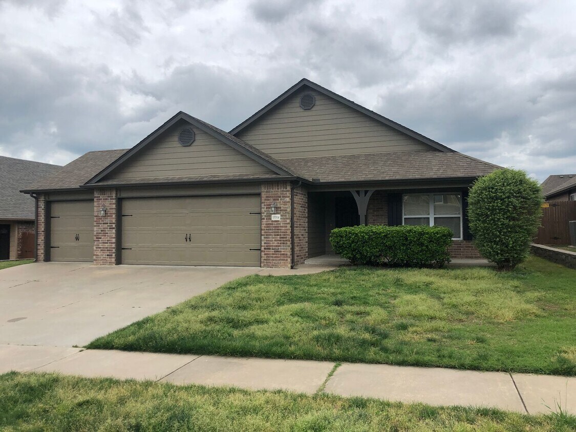 13314 S 21st Ct, Bixby, OK 74008 House Rental in Bixby, OK