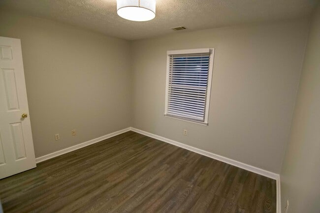 Photo - 4/2 apartment off of Milledge