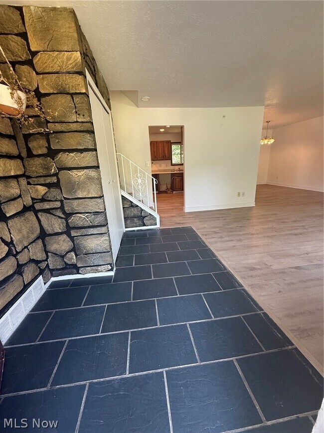 Foto del edificio - 6580 Forest Glen Ave