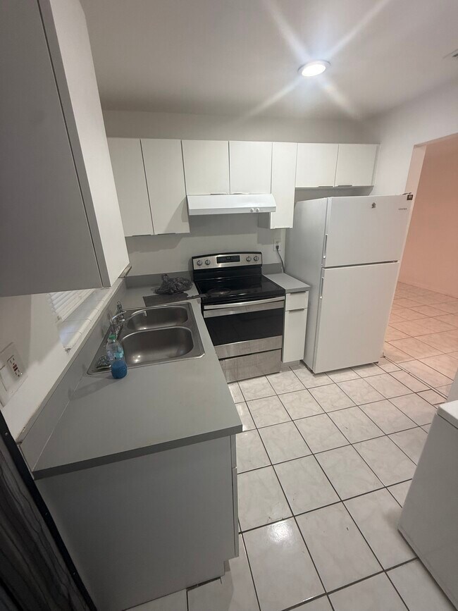 Foto del edificio - 1608 NW 58th Ter