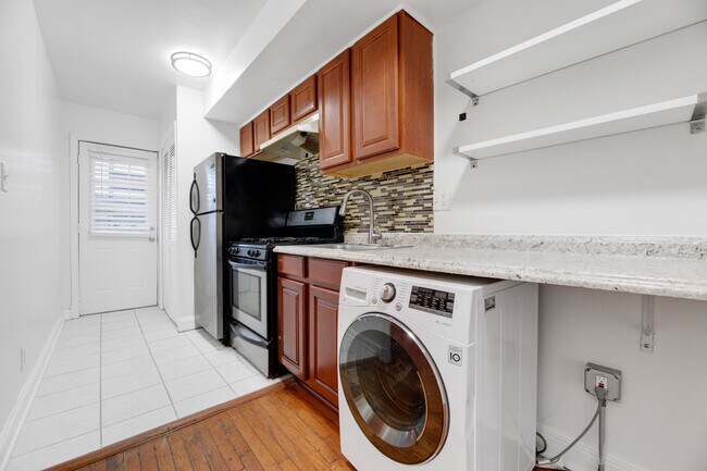 Foto del edificio - 1226 Simms Pl NE