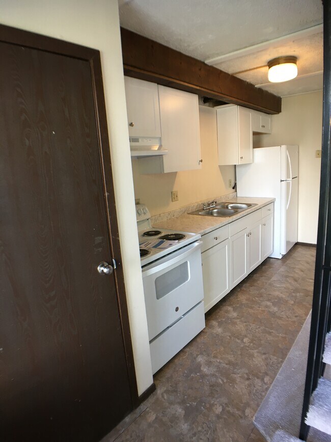 Building Photo - 3421 Hines Rd