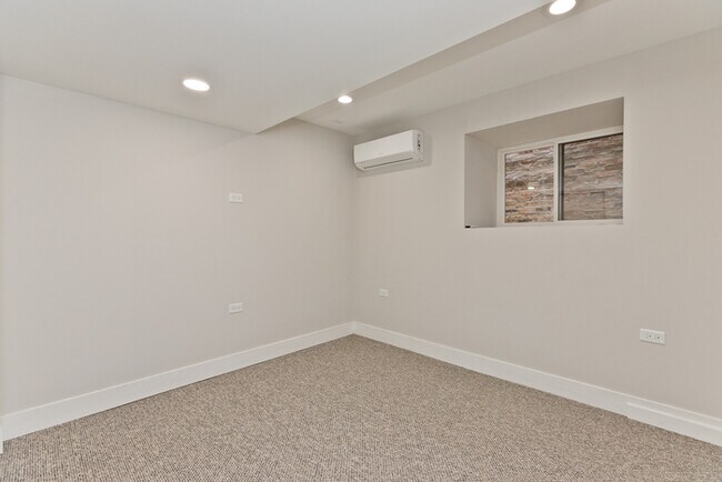 Foto del edificio - 1013 W 18th St