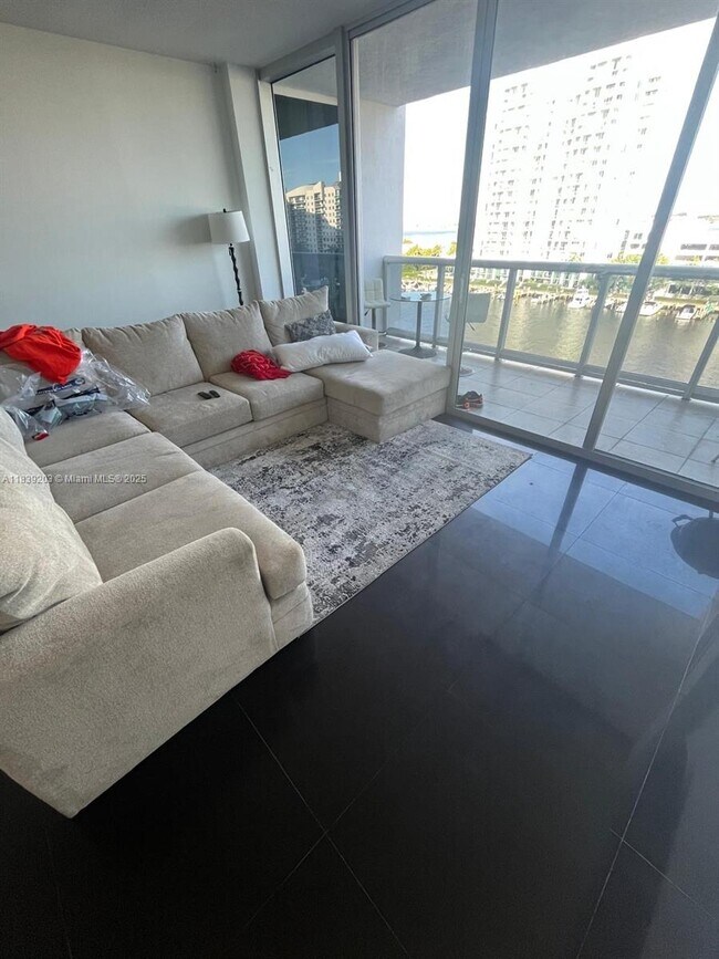 Foto del edificio - 7929 West Dr